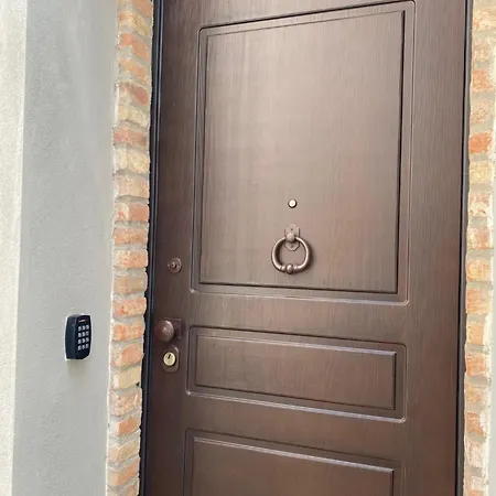 Vicolo San Giuseppe 8a E 8b Apartamento *